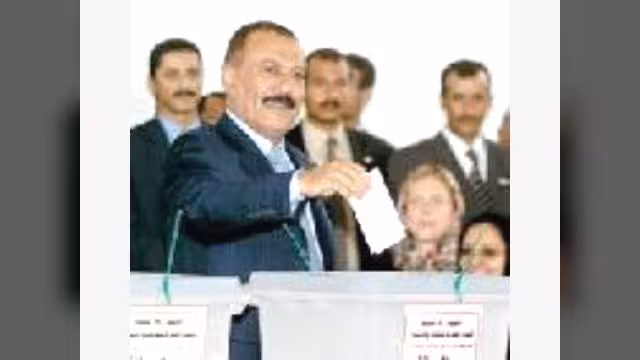 صالح يؤكد اجراء الانتخابات في موعدها المحدد