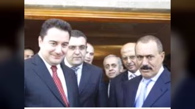 باجان يدعو من صنعاءإلى إصلاح الوضع الفلسطيني وإجراء المصالحة