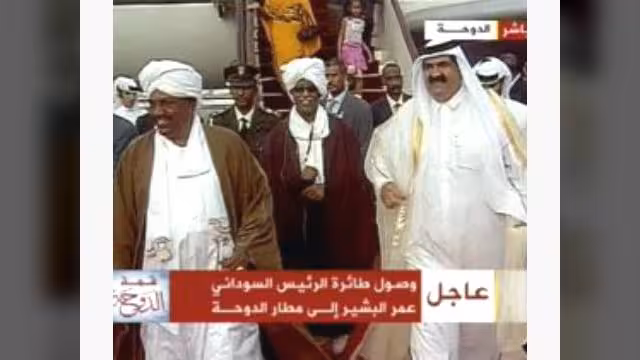 البشير بالدوحة للمشاركة بالقمة وتوالي وصول القادة العرب