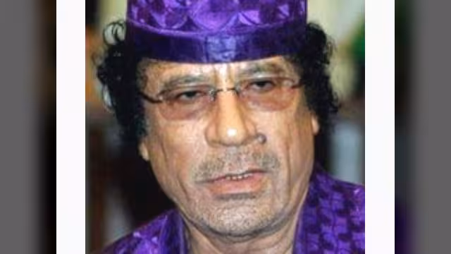 القذافي ينسحب من الجلسة الافتتاحية لقمة الدوحة