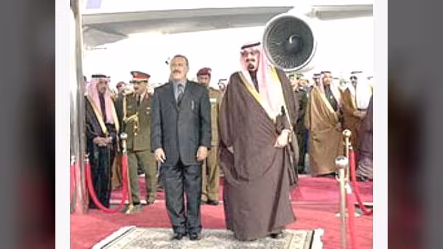 أنباء عن قمة يمنية سعودية وشيكة وسلطان بن سلمان يصل صنعاء