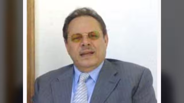 الرئيس علي ناصر محمد: السلطة تمارس ضغوطا على الدول الشقيقة التي أقيم فيها