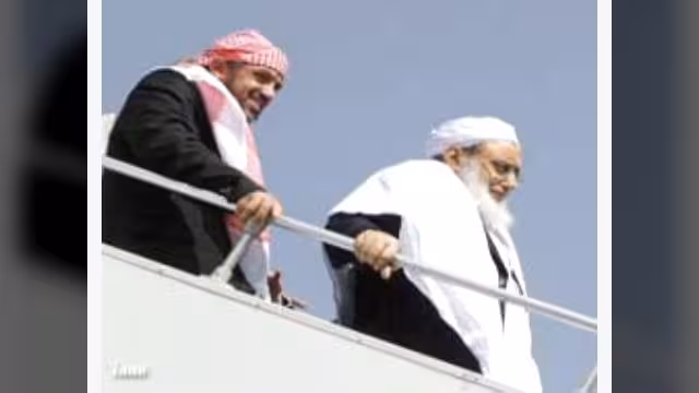 الشيخ المؤيد ومرافقه يصلان صنعاء بعد اعتقالهما لسبع سنوات في أمريكا