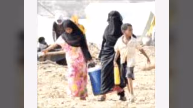اللجنة الأمنية العليا في اليمن تسمي مخيمات محددة لتسليم المساعدات للنازحين