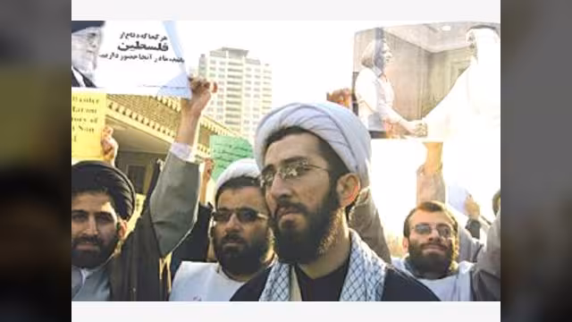 مظاهرة أمام السفارة السعودية في طهران للاحتجاج على الحرب في اليمن