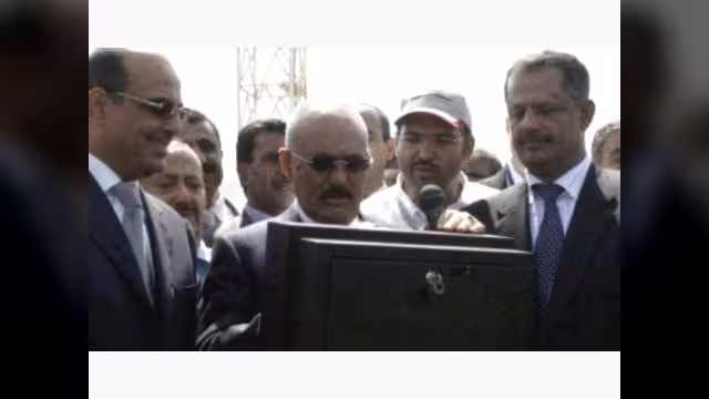 الرئيس يقول إن الحرب على الحوثيين بدأت منذ يومين