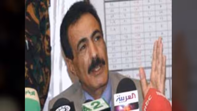 وزير الداخلية يلتقي السفير الكويتي باليمن ويدعو الإعلام للاهتمام بالقضايا المرورية