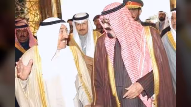 قمة الكويت تدعم السعودية في حربها مع الحوثيين