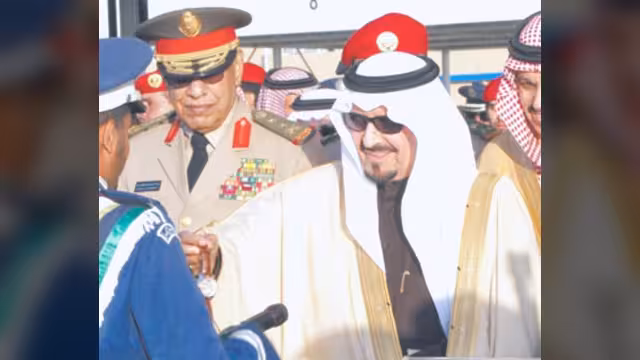 الأمير سلطان : كان الأولى بالحوثيين المساهمة في بناء بلدهم وتوجيه السلاح للعدو
