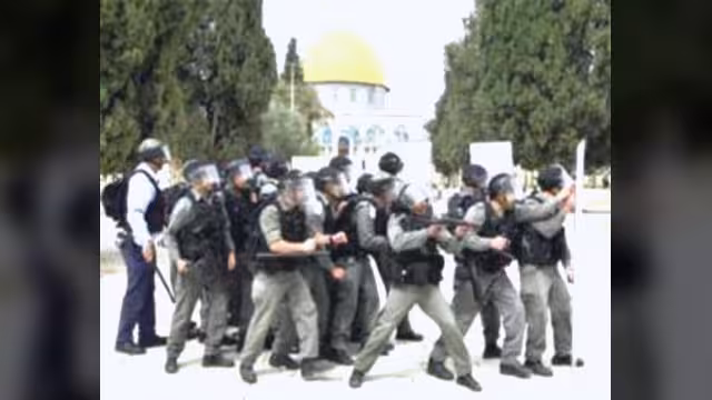 القدس الدولية: الاحتلال ماض في قراره تقسيم الأقصى في 2010