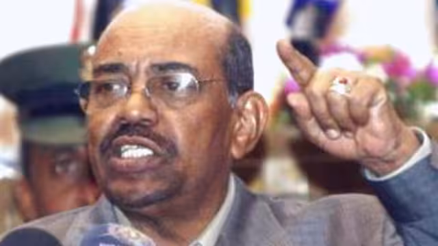 البشير: سنعاقب بالجلد من يشرب الخمر ولا نخشى المنظمات الحقوقية