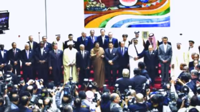 "مفاجآت" الجلسة المغلقة: انسحاب ثم عودة لعباس وإيران غائب - حاضر