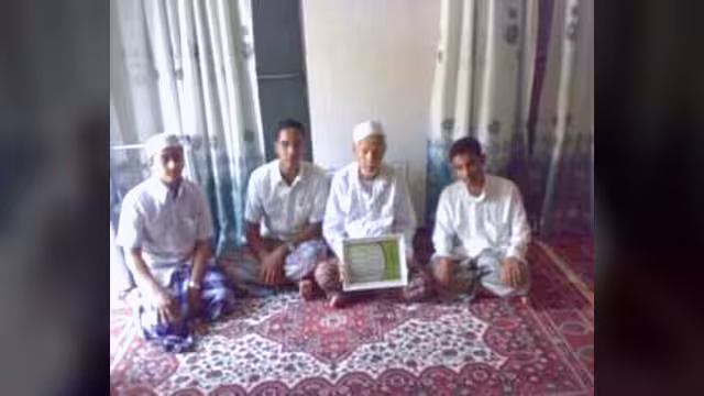 ثانوية النهضة بسيئون تنظم زيارات لجيل الروّاد من المعلمين