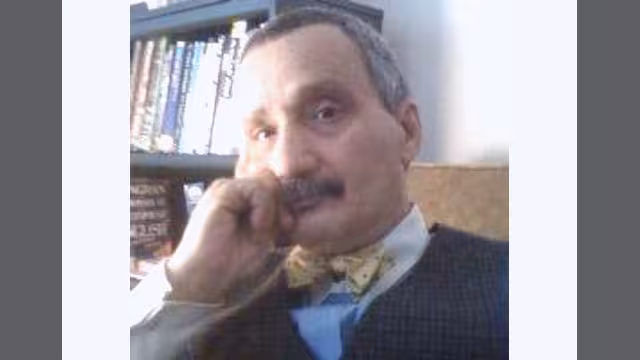 أما آن للإمام الشافعي أن يخلع عمامته وجبّته!