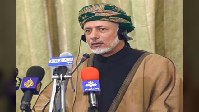 مسؤول الخارجية العماني: مضيق هرمز في مياهنا الإقليمية