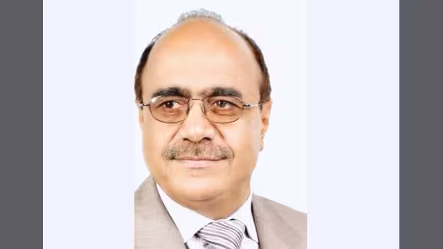 الإشتراكي والإمام والأمن