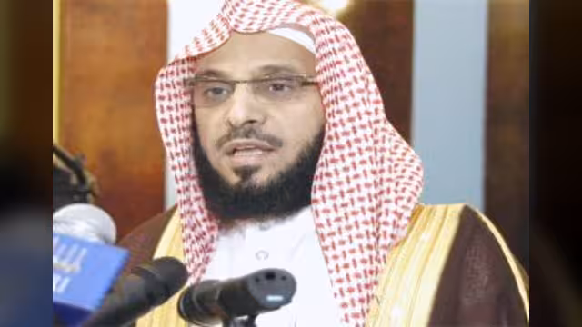 تدافع على الداعية القرني في ليبيا.. ينقلب إشاعة عن "محاولة اغتياله"!