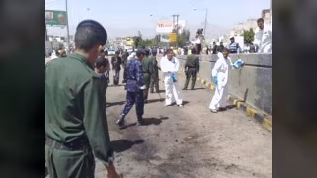 إصابة 13 جنديا يمنيا في هجوم استهدف حافلة عسكرية وسط العاصمة
