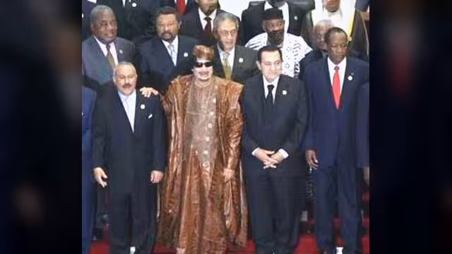 القمة العربية الاستثنائية في سرت تختتم أعمالها بالالتزام بدعم السودان