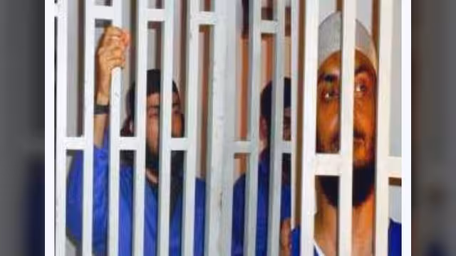 محكمة يمنية تبدأ محاكمة 12 متهماً بالانتماء للقاعدة في حضرموت
