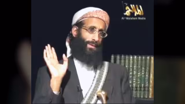 محكمة يمنية تأمر بالقبض على أنور العولقي حياً أو ميتاً