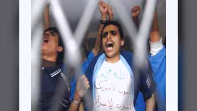 معتقلو القاعدة يضربون معتقلي الحوثي في سجن الأمن السياسي