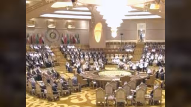 قمة الخليج تنطلق بدعوة إيران لحلّ ملفها النووي وإنهاء قضية الجزر الإماراتية