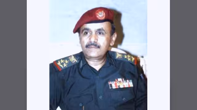 وفاة وزير الدفاع السابق محمد ضيف الله