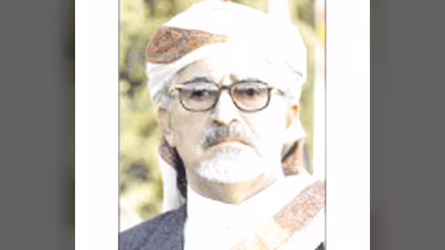 الأدوار السياسية للشيخ عبدالله الأحمر في كتاب