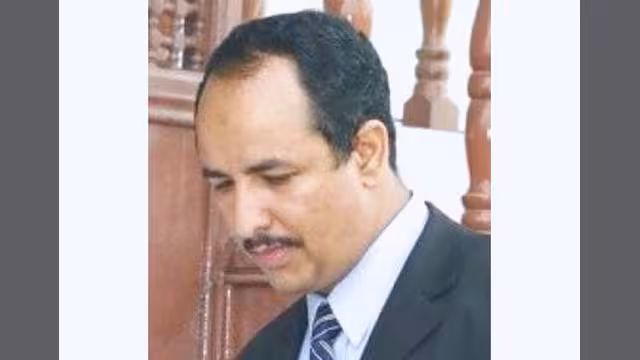 تونس.. النظام ولعنة الدستور