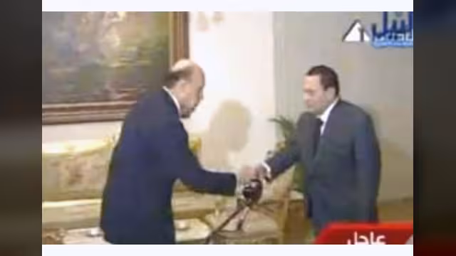 اللواء عمر سليمان.. من المؤسسة العسكرية إلى لهيب السياسة