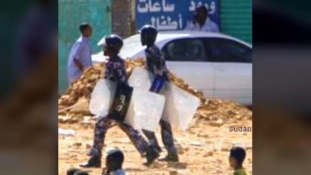 صدامات بين الشرطة ومتظاهرين في السودان
