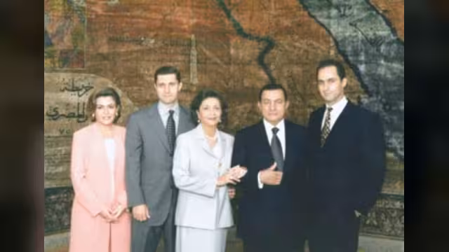 النيابة تخطر البنوك في مصر لموافاتها بأرصدة مبارك وأسرته