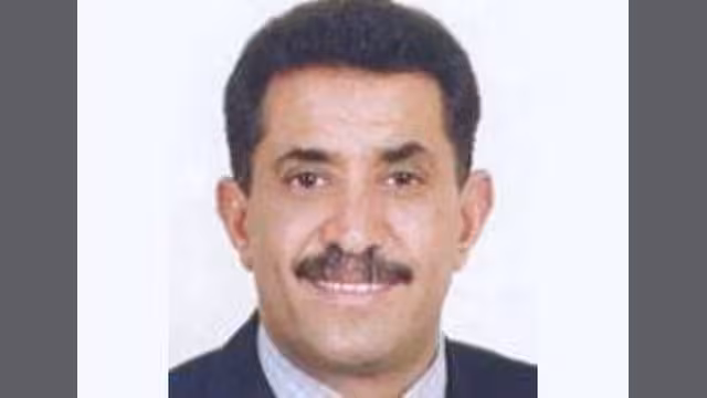 وزير الثقافة الأسبق يستقيل من المؤتمر وينضم  إلى المعتصمين