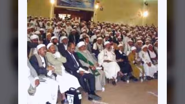 علماء ومشايخ اليمن يصدرون بياناً شديد اللهجة ضد صالح ويؤيدون شباب التغيير (النص)