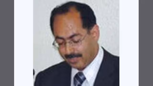 متى يخرج الرئيس بجماله وخيوله!