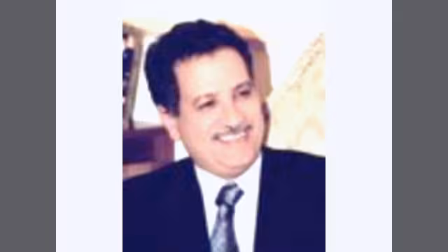فيصل أبو راس يكشف عن وصول طائرة  إلى قاعدة عسكرية في الرياض