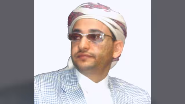 "عكاظ" تصف حسين الأحمر بأنه شيخ مشايخ حاشد خلال حوار هام معه (نص الحوار)