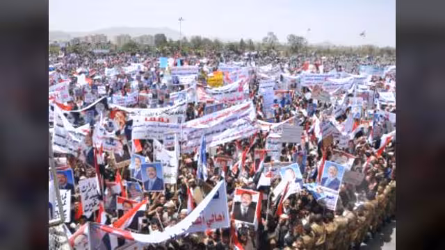 مؤيدو صالح يحتشدون في "جمعة إخاء" مليونية