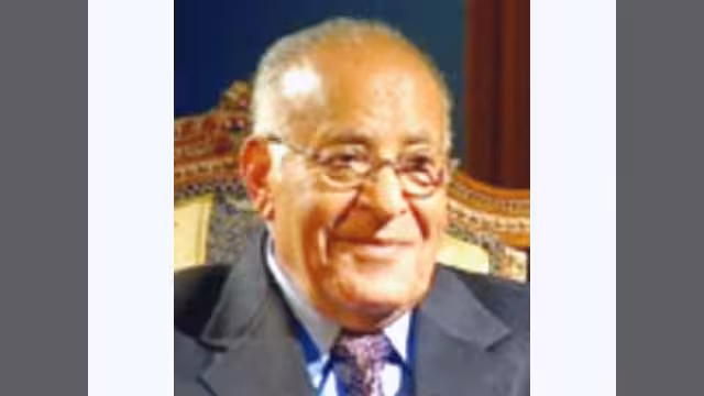 رئيس الوزراء الأسبق محسن العيني يدعو الرئيس صالح للتنحي فوراً وبدون شرط