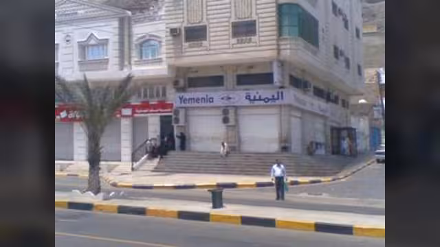 عصيان مدني في عدن وجنود يرفضون قمع المتظاهرين