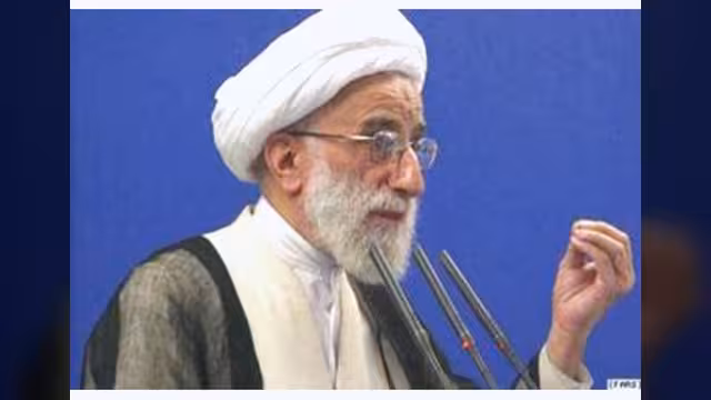 خامنئي يخير أحمدي نجاد بين الاستقالة أو التراجع عن عزل وزير الاستخبارات