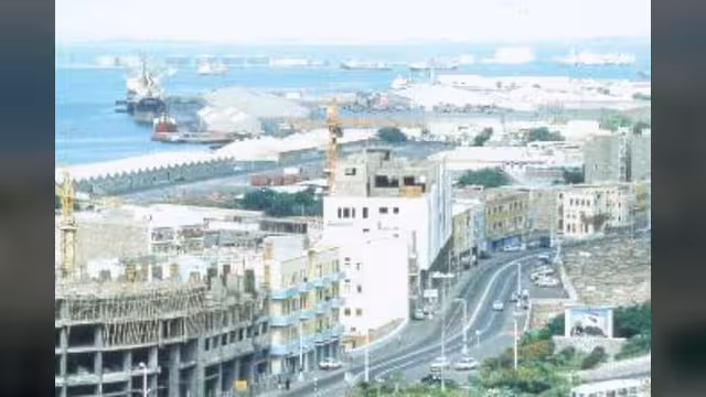 عدن: عشرات السجناء يهتفون ضد صالح بعد استفزاز من قبل مسئولين بالمحافظة