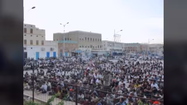 القطن: مهرجان جماهيري يدعو مجلس التعاون للوقوف في صف الشعب اليمني
