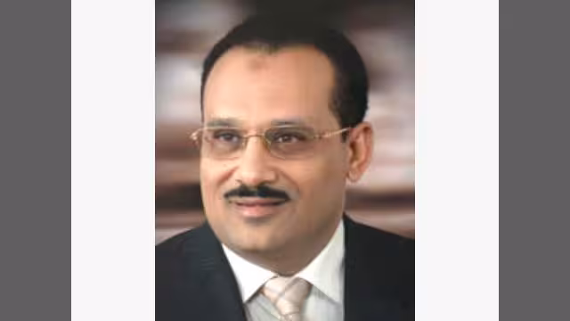 السفير الشميري يسخر من اتهامات الجندي له باستلام اموال من قطر لاسقاط نظام صالح