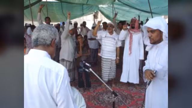 خطيب ساحة التغيير بسيئون: الأزمات المفتعلة اليوم بالوطن أشبه بلعبة الأطفال