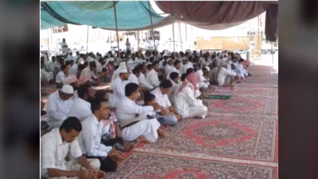 شباب الثورة بسيئون يواصلون فعالياتهم مؤكدين على استمرار الثورة اليمنية (فيديو)