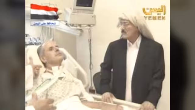 الرئيس يزور العميد سالم الوحيشي المصاب في كمين حوثي غادر