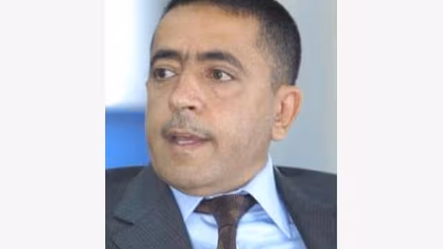 محمد أبو لحوم: أتمنى على الرئيس أن يوقع المبادرة وألا يستمع لصقور المؤتمر