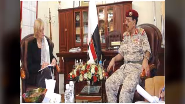اللواء علي محسن يلتقي سفيرة هولندا في صنعاء